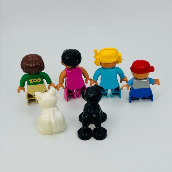 Lego Duplo Lot Boys Girls Dog Cat Circus Zoo Pilot Boy 6 Piece Toy Bundle - Picture 9 of 14